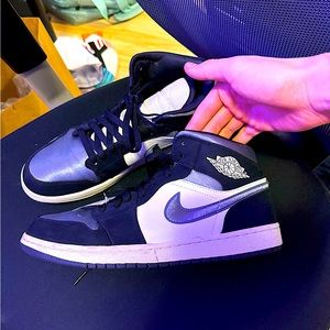 Jordan 1 Satin Smokes